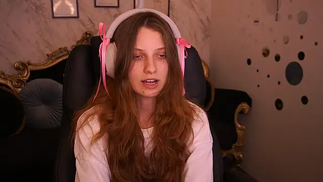 CuteeFoxy online show from 06.16.26