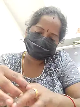 Snapshot of Tamil_Ponnu_Riya chatting on 01.08.26 Tamil Ponnu Riya online show from 01.08.26