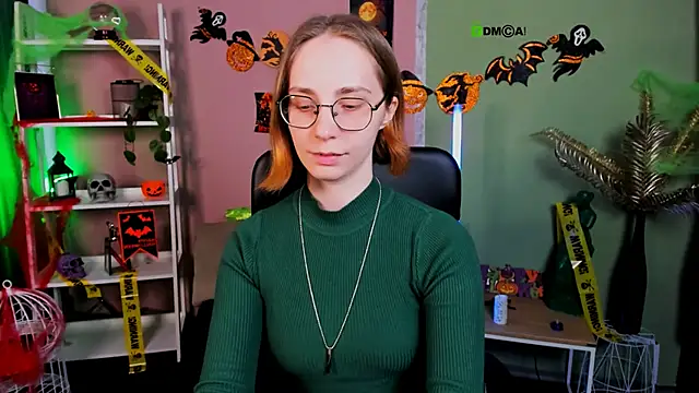 Snapshot of evalora_vei chatting on 11.01.25 evalora vei online show from 11.01.25