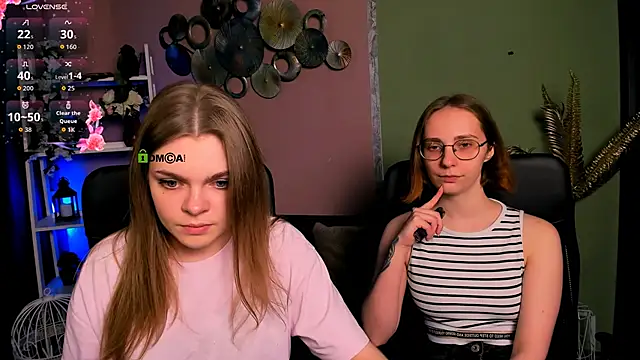 Snapshot of evalora_vei chatting on 11.08.25 evalora vei online show from 11.08.25