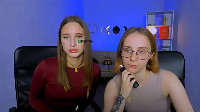 Snapshot of evalora_vei chatting on 11.15.25 evalora vei online show from 11.15.25