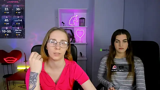 Snapshot of evalora_vei chatting on 11.16.25 evalora vei online show from 11.16.25