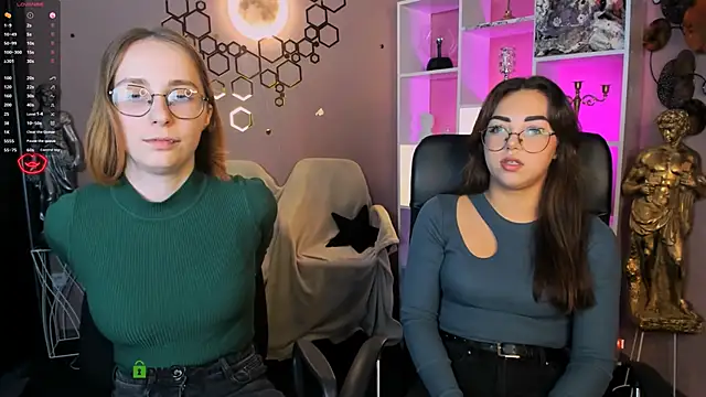 Snapshot of evalora_vei chatting on 11.19.25 evalora vei online show from 11.19.25