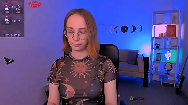 Snapshot of evalora_vei chatting on 11.28.25 evalora vei online show from 11.28.25