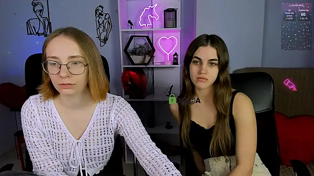 Snapshot of evalora_vei chatting on 12.02.25 evalora vei online show from 12.02.25