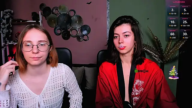 Snapshot of evalora_vei chatting on 12.03.25 evalora vei online show from 12.03.25