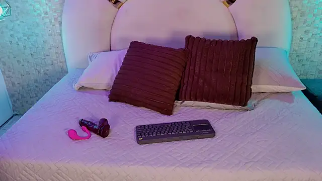 emmy rose25 online show from 02.20.26