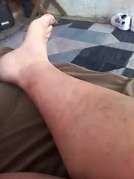 Snapshot of Motoboy100 chatting on 11.19.25 Motoboy100 online show from 11.19.25