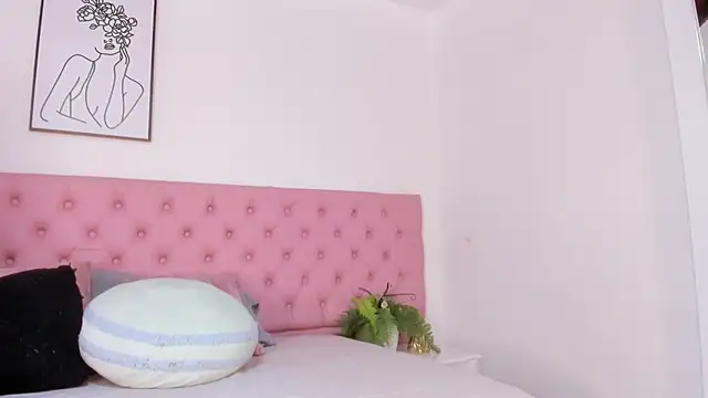 Hanna Garciia online show from 10.21.25