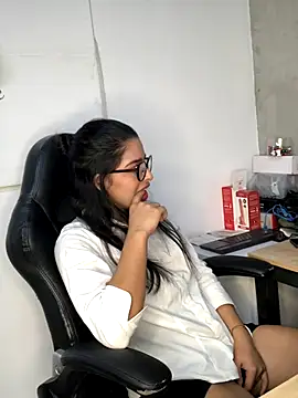 Snapshot of I_karly chatting on 11.02.25 I karly online show from 11.02.25