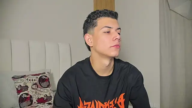 Snapshot of FireGuy_99 chatting on 12.05.25 FireGuy 99 online show from 12.05.25