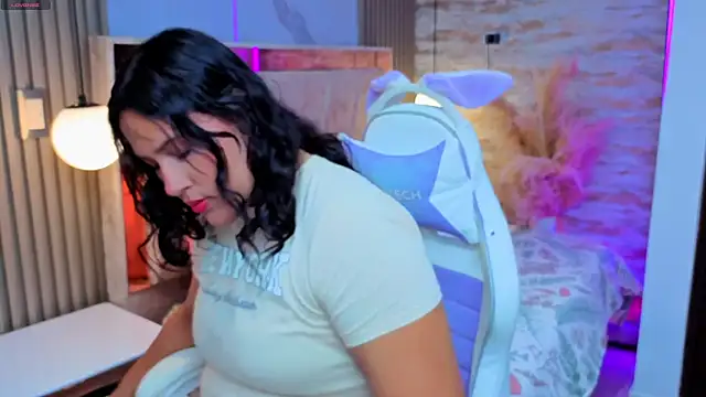 luna jonezz online show from 11.14.25