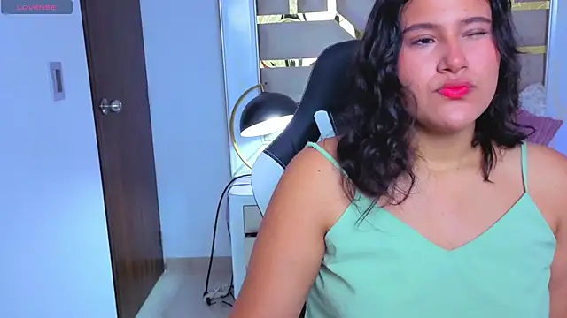 luna jonezz online show from 11.19.25