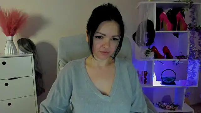 Mollybloom40 online show from 04.29.26