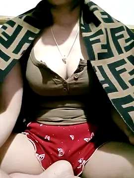 Snapshot of Katy68 chatting on 11.21.25 Katy68 online show from 11.21.25