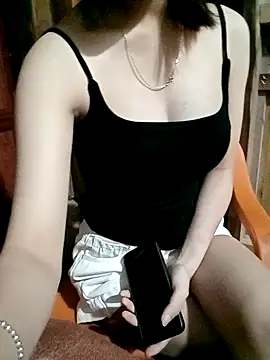 Snapshot of Katy68 chatting on 12.04.25 Katy68 online show from 12.04.25