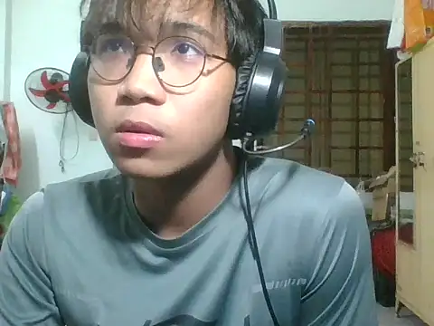 Snapshot of kave2033 chatting on 11.02.25 kave2033 online show from 11.02.25