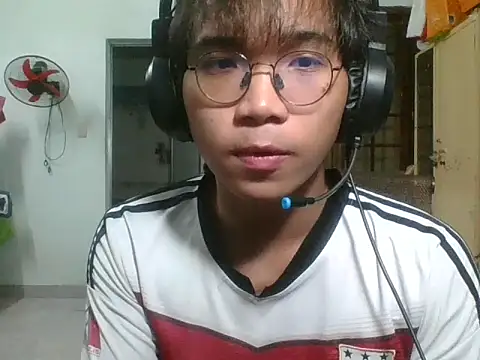 Snapshot of kave2033 chatting on 11.03.25 kave2033 online show from 11.03.25