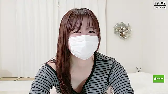 Snapshot of rei-chan chatting on 12.18.25 rei-chan online show from 12.18.25