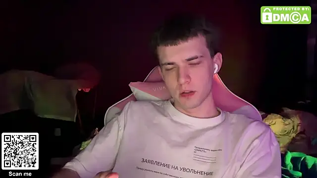 Snapshot of twinkbuldge chatting on 11.20.25 twinkbuldge online show from 11.20.25