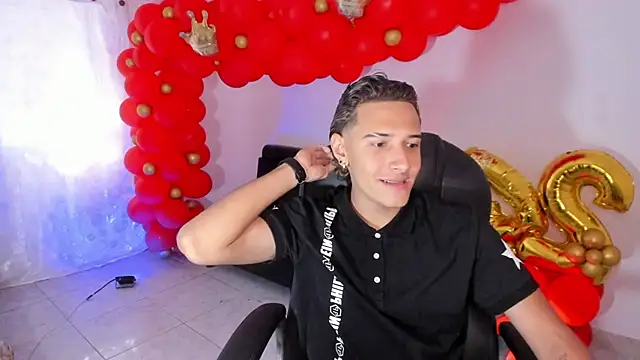 Hayden Boy  online show from 11.22.25