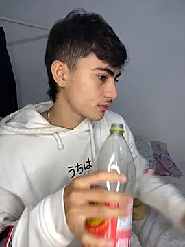 Snapshot of Myke_hotxxx chatting on 11.17.25 Myke hotxxx online show from 11.17.25