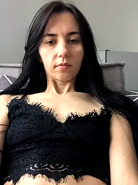 Snapshot of oliviya_mur chatting on 10.20.25 oliviya mur online show from 10.20.25