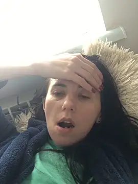 Snapshot of oliviya_mur chatting on 10.28.25 oliviya mur online show from 10.28.25