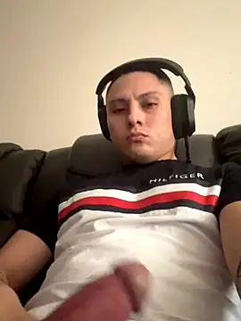 Snapshot of Feloh95 chatting on 10.14.25 Feloh95 online show from 10.14.25