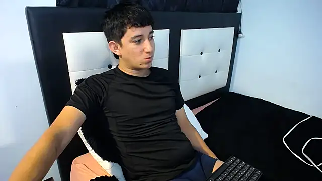 Snapshot of Dravith_Valery chatting on 03.10.26 Dravith Valery online show from 03.10.26