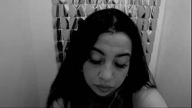 Snapshot of anamartinez__ chatting on 11.04.25 anamartinez online show from 11.04.25