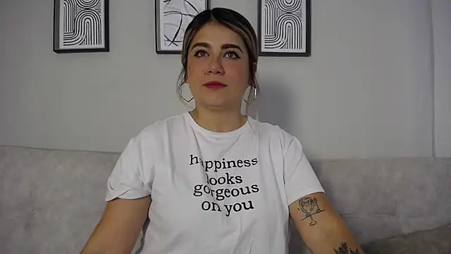 Snapshot of Sweet_Bella_Valery chatting on 11.29.25 Sweet Bella Valery online show from 11.29.25