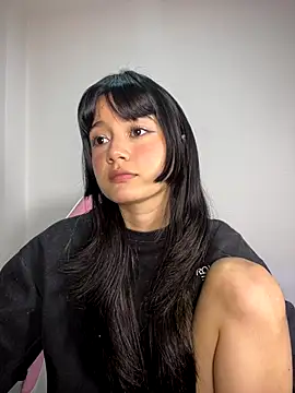 Snapshot of AnaisXoXo chatting on 12.15.25 AnaisXoXo online show from 12.15.25