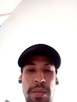 Snapshot of MaxHuston chatting on 02.13.26 MaxHuston online show from 02.13.26