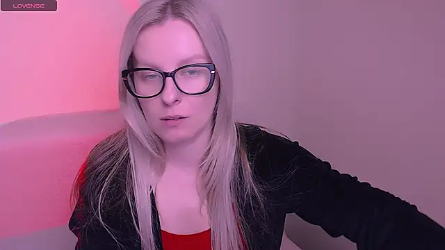 Snapshot of AllaLeomz chatting on 11.14.25 AllaLeomz online show from 11.14.25