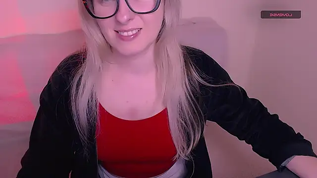 Snapshot of AllaLeomz chatting on 12.03.25 AllaLeomz online show from 12.03.25