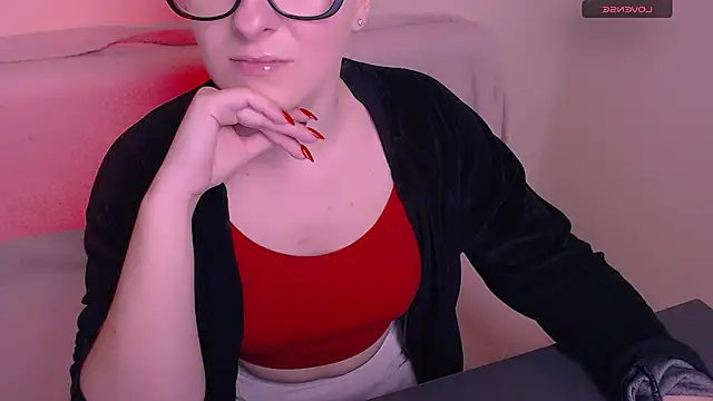 Snapshot of AllaLeomz chatting on 12.05.25 AllaLeomz online show from 12.05.25