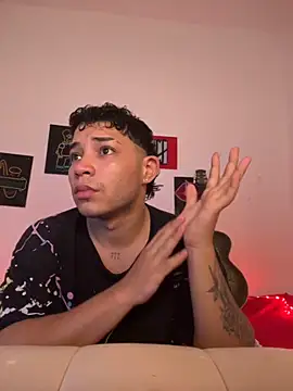 Snapshot of Yeyei77 chatting on 11.12.25 Yeyei77 online show from 11.12.25