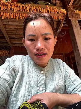 Snapshot of Saomai25 chatting on 11.15.25 Saomai25 online show from 11.15.25