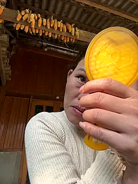 Snapshot of Saomai25 chatting on 11.24.25 Saomai25 online show from 11.24.25