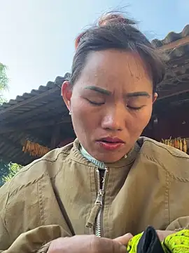 Snapshot of Saomai25 chatting on 11.29.25 Saomai25 online show from 11.29.25