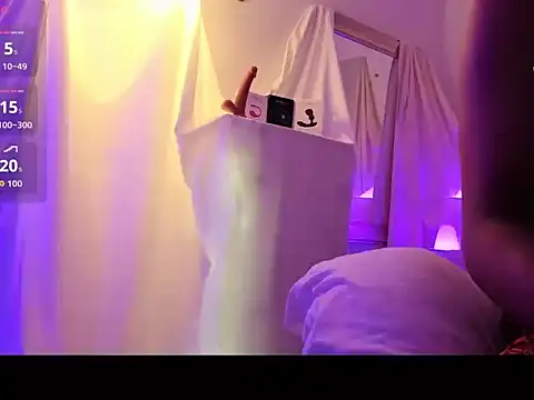 Snapshot of Yamilk101 chatting on 11.29.25 Yamilk101 online show from 11.29.25