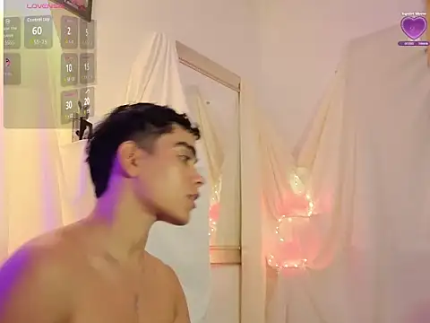 Snapshot of Yamilk101 chatting on 12.02.25 Yamilk101 online show from 12.02.25