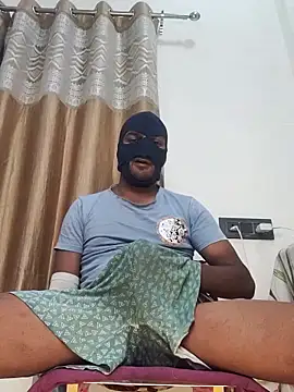 Snapshot of Mysterious_Prince chatting on 11.25.25 Mysterious Prince online show from 11.25.25