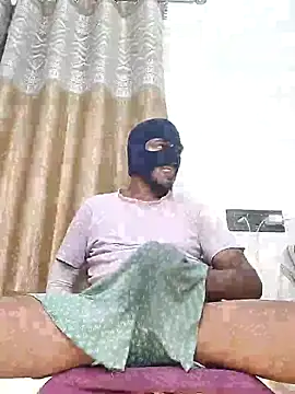 Snapshot of Mysterious_Prince chatting on 11.27.25 Mysterious Prince online show from 11.27.25