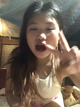 Snapshot of bumbaba chatting on 10.26.25 bumbaba online show from 10.26.25