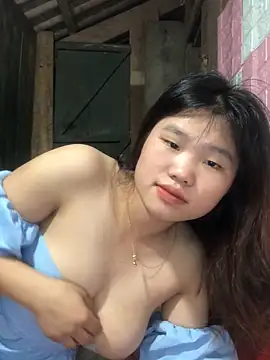 Snapshot of bumbaba chatting on 10.28.25 bumbaba online show from 10.28.25