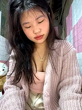 Snapshot of bumbaba chatting on 11.18.25 bumbaba online show from 11.18.25