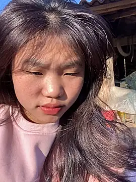 Snapshot of bumbaba chatting on 11.28.25 bumbaba online show from 11.28.25