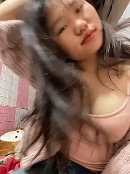 Snapshot of bumbaba chatting on 12.04.25 bumbaba online show from 12.04.25